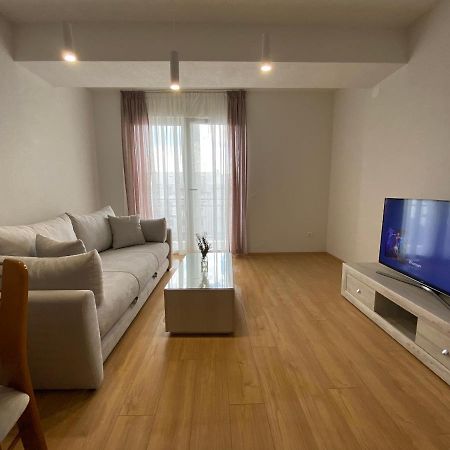 Sis Apartments Ohrid Buitenkant foto