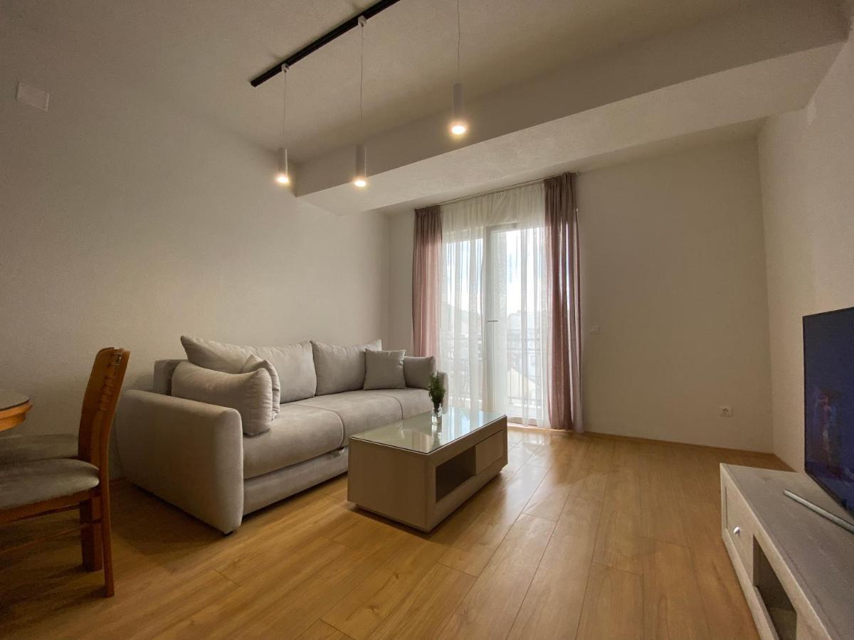 Sis Apartments Ohrid Buitenkant foto