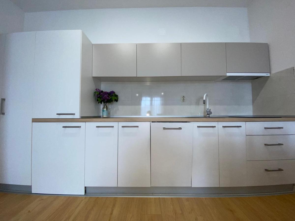 Sis Apartments Ohrid Buitenkant foto