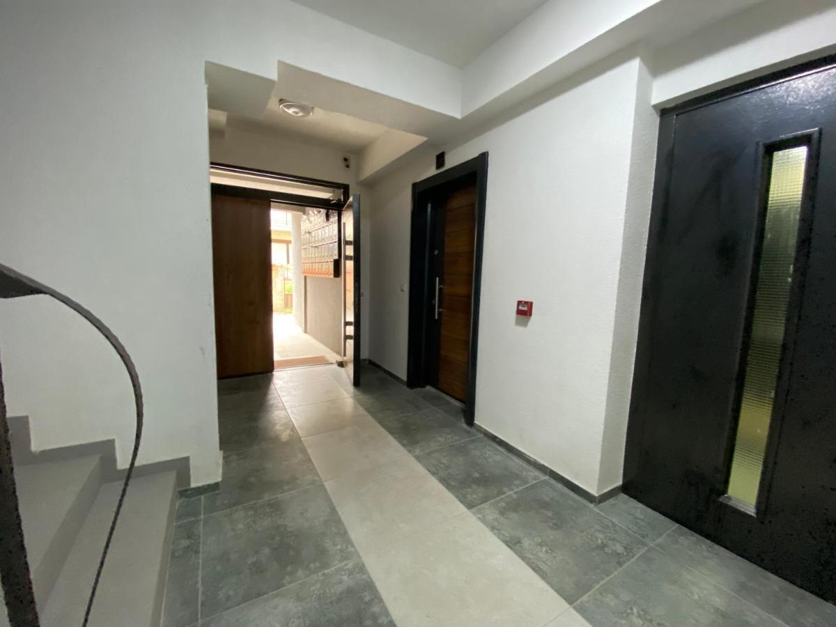 Sis Apartments Ohrid Buitenkant foto