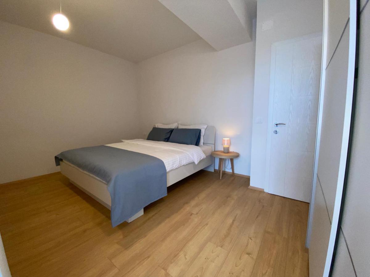 Sis Apartments Ohrid Buitenkant foto