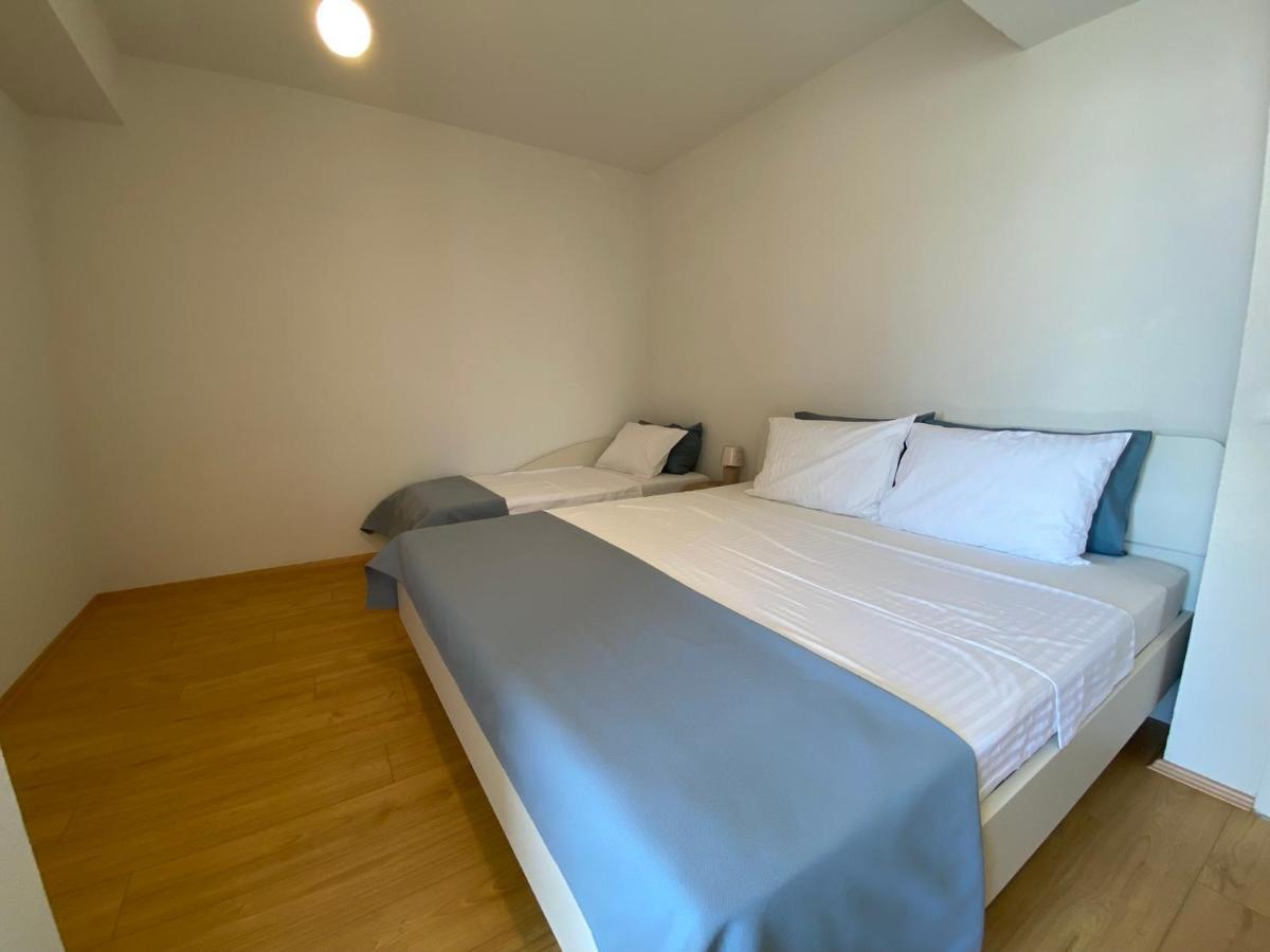 Sis Apartments Ohrid Buitenkant foto