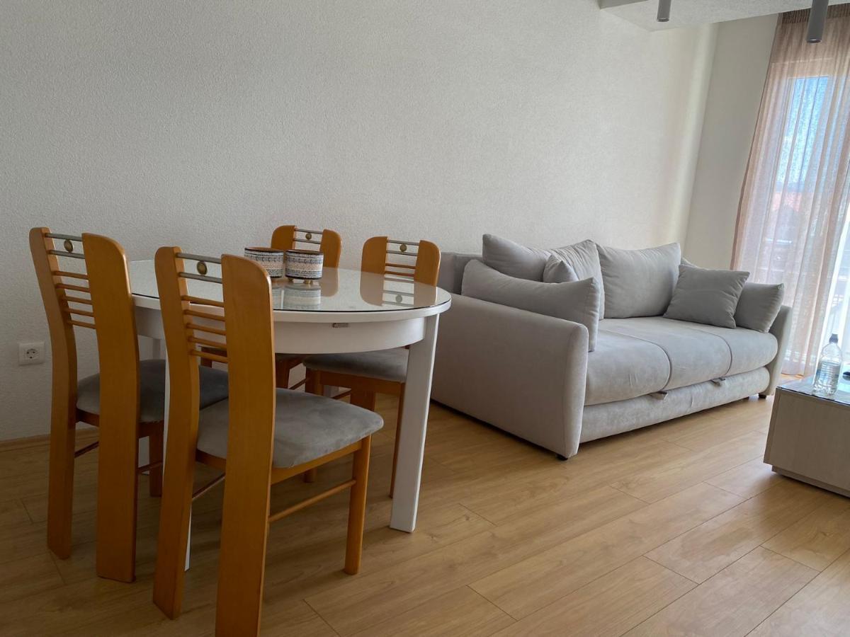 Sis Apartments Ohrid Buitenkant foto