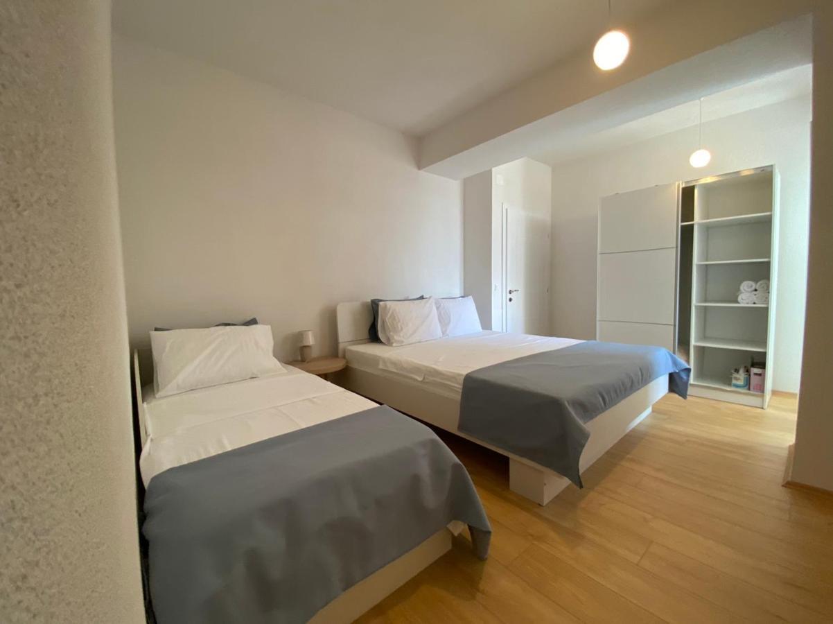 Sis Apartments Ohrid Buitenkant foto