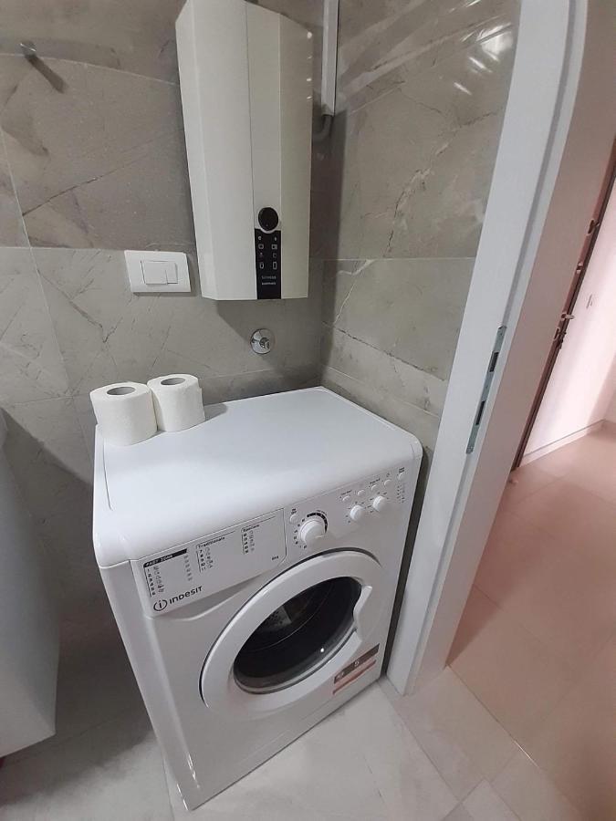 Sis Apartments Ohrid Buitenkant foto